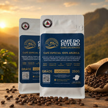 Carregar imagem no visualizador da galeria, KIT 2 CAFÉS MICROLOTE 90 PONTOS TORRADO EM GRÃOS 250g
