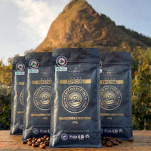 Carregar imagem no visualizador da galeria, KIT 4 CAFÉS - TORRADO EM GRÃOS 250g
